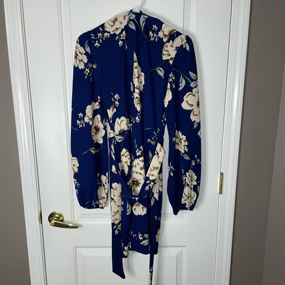 SHEIN Blue Floral Bell Sleeve Dress - Size L - True to Size - Never Been Worn - Picture 3 of 4